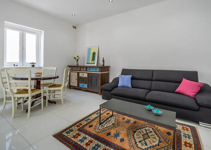 Seaside Retreat Apartament Sliema