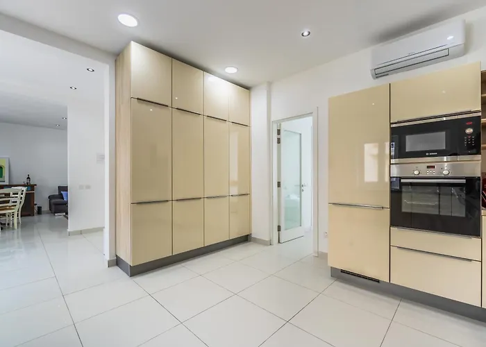 Seaside Retreat * Sliema